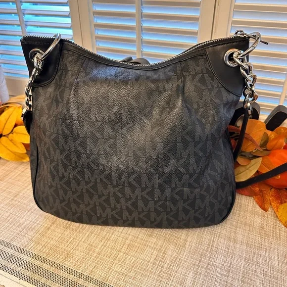 Michael Kors Monogram Black Shoulder Bag - Picture 4 of 5